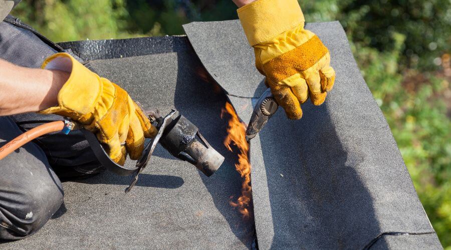 Expert flood damage restoration services in Mossville, IL